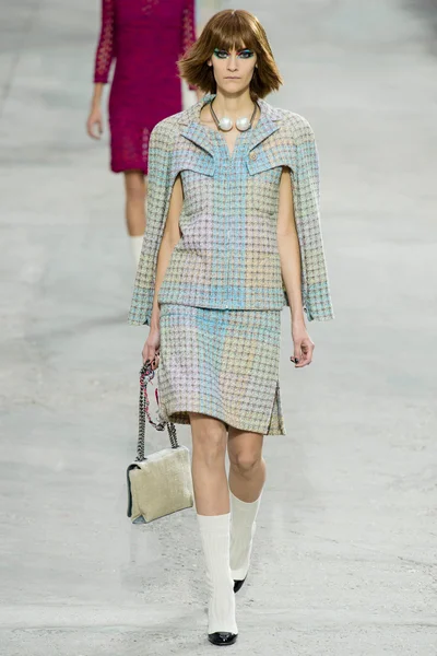 Look 11